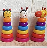 Piramidă de stivuire cu animăluț - 3 modele diferite (buburuză, girafă sau albinuță) - imagine 2