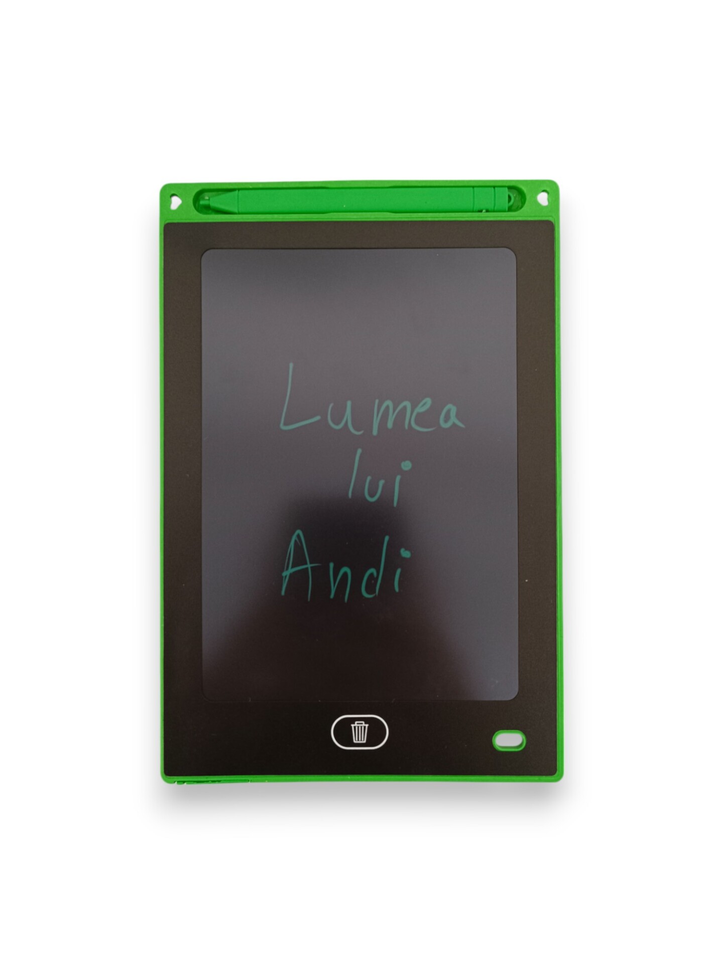 IMG_20241019_145816-Photoroom Tabletă cu ecran LCD de 8″, pentru scris și desenat, cu buton de ștergere-verde - imagine 1
