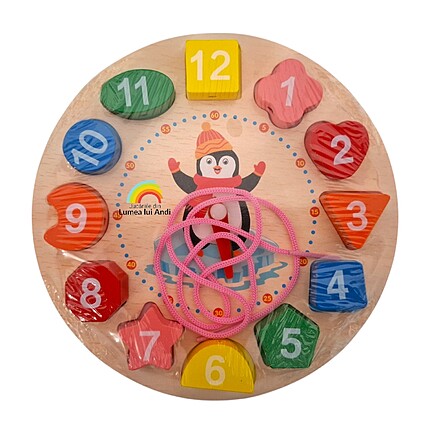 Ceas din lemn, tip puzzle încastru cu forme și joc de înșiruit, în cutie