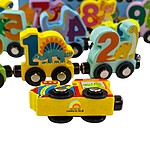 Trenuleț magnetic din lemn cu cifre și dinozauri - imagine 8
